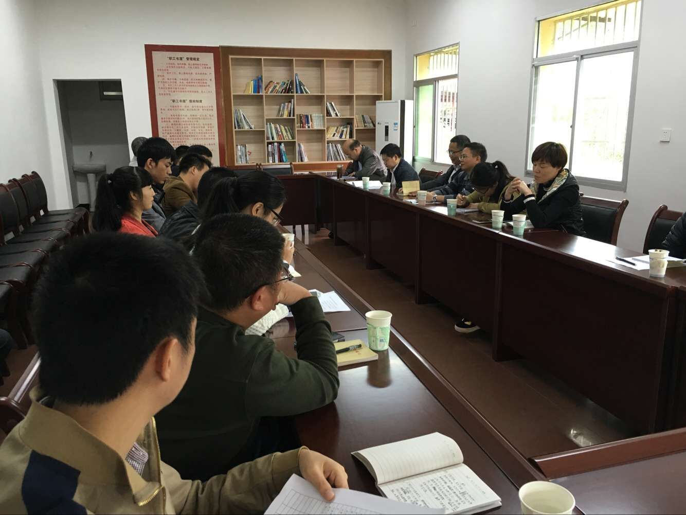乐动平台（中国）官方网站乐动平台（中国）官方网站召开纪念建局60周年座谈会.jpg